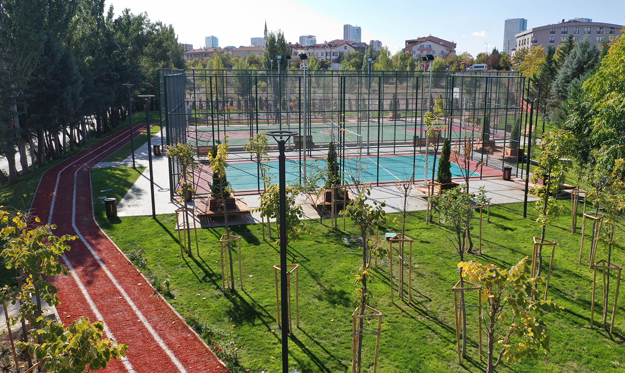 Yenimahalle Serhat Amatem Hastanesi Karşısı Parkı 