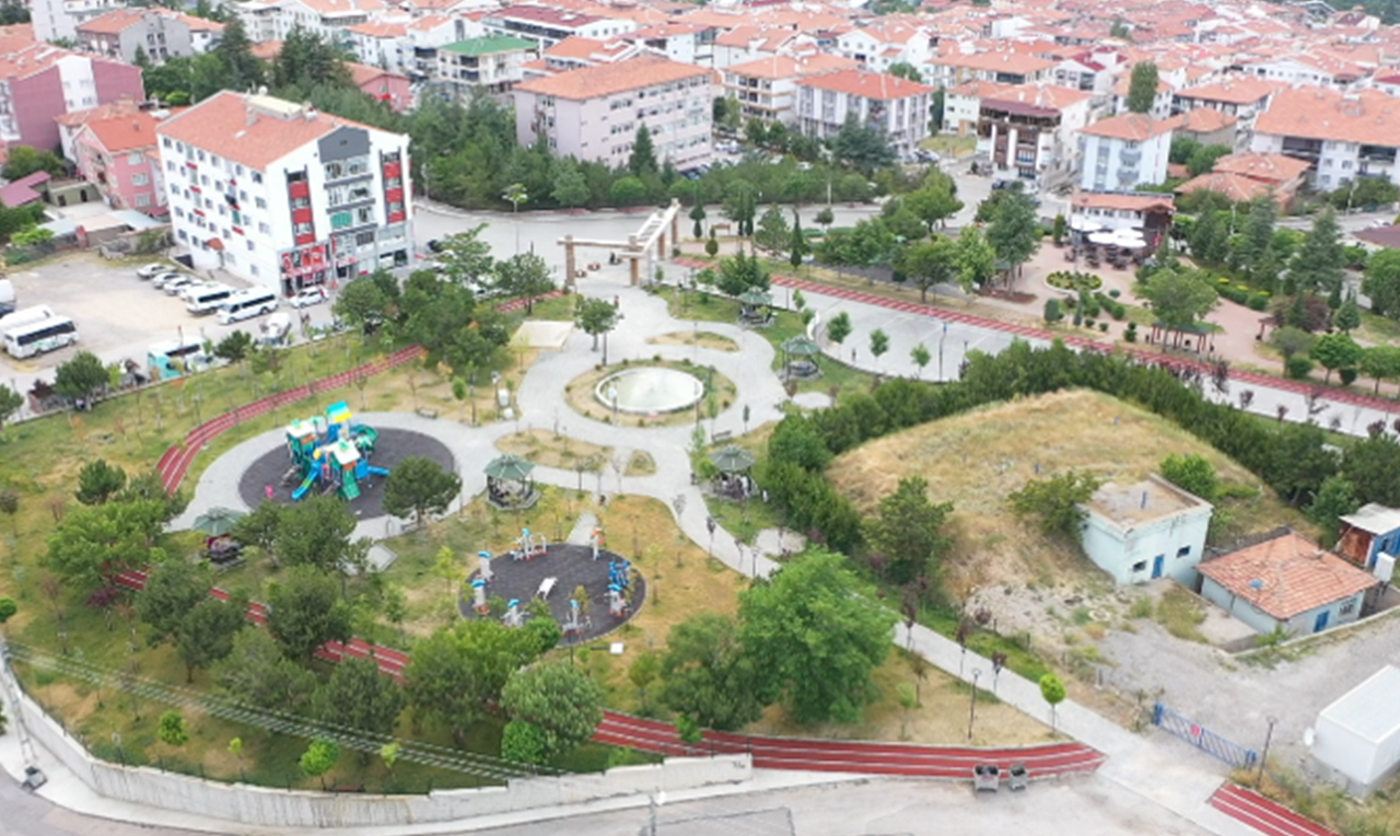 Elmadağ İsmetpaşa Parkı