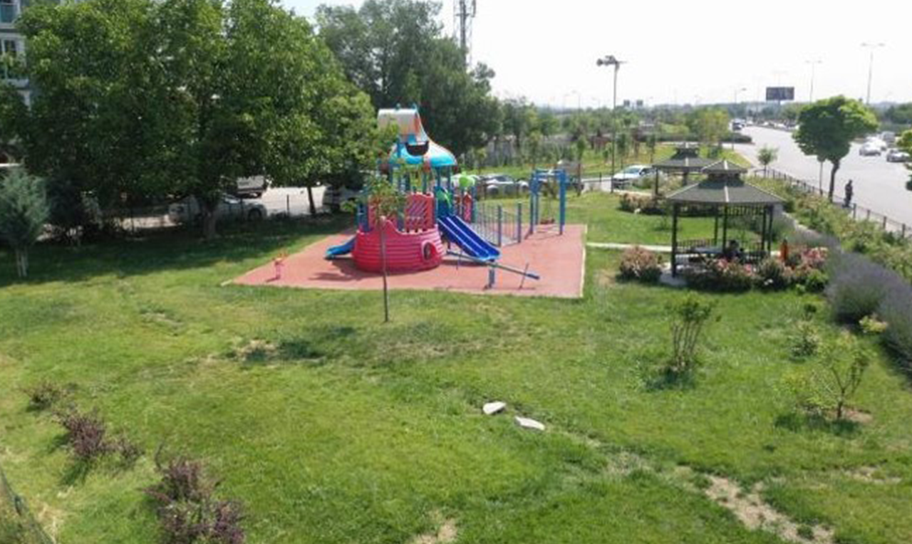Etimesgut Şeker Mahallesi Ayaş Yolu Arası Park Alanı