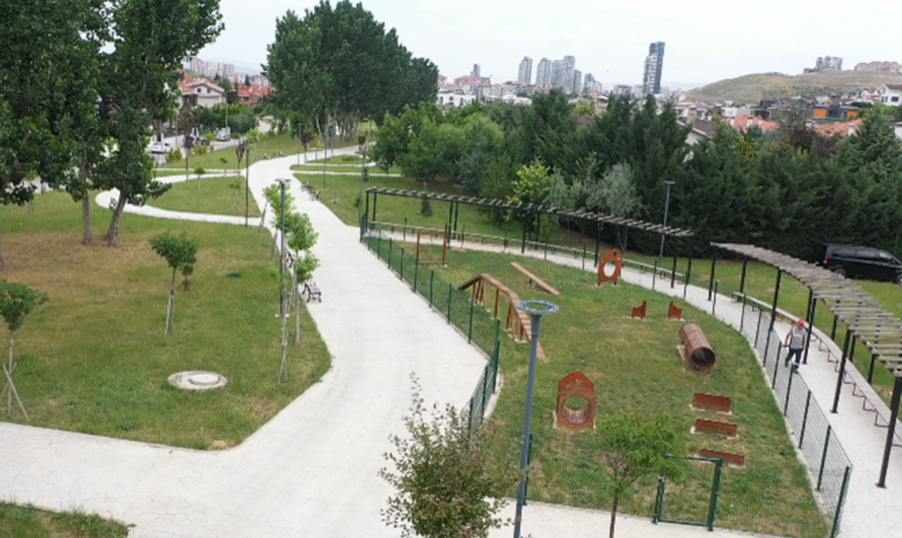 Çankaya Beyler Caddesi Park Alanı