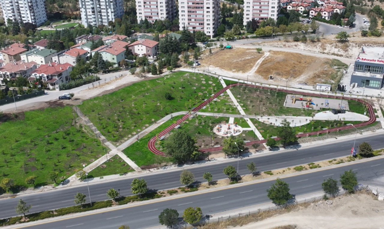 Alacaatlı 2677. Cadde Yanı Park Alanı