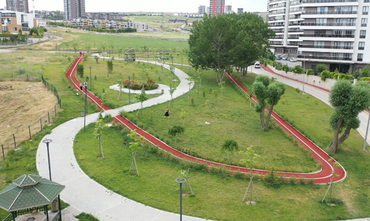 Kanuni Sultan Süleyman Bulvarı Yanı Park Alanı