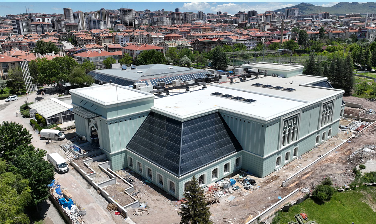 Altınpark 100. Yıl Yüzme Havuzu Ve Spor Kompleksi