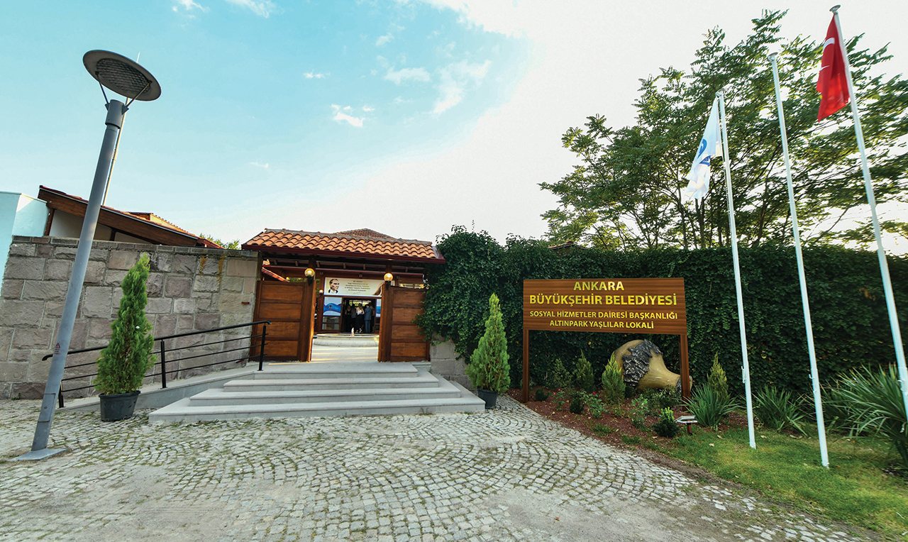 Yaşlılar Lokali