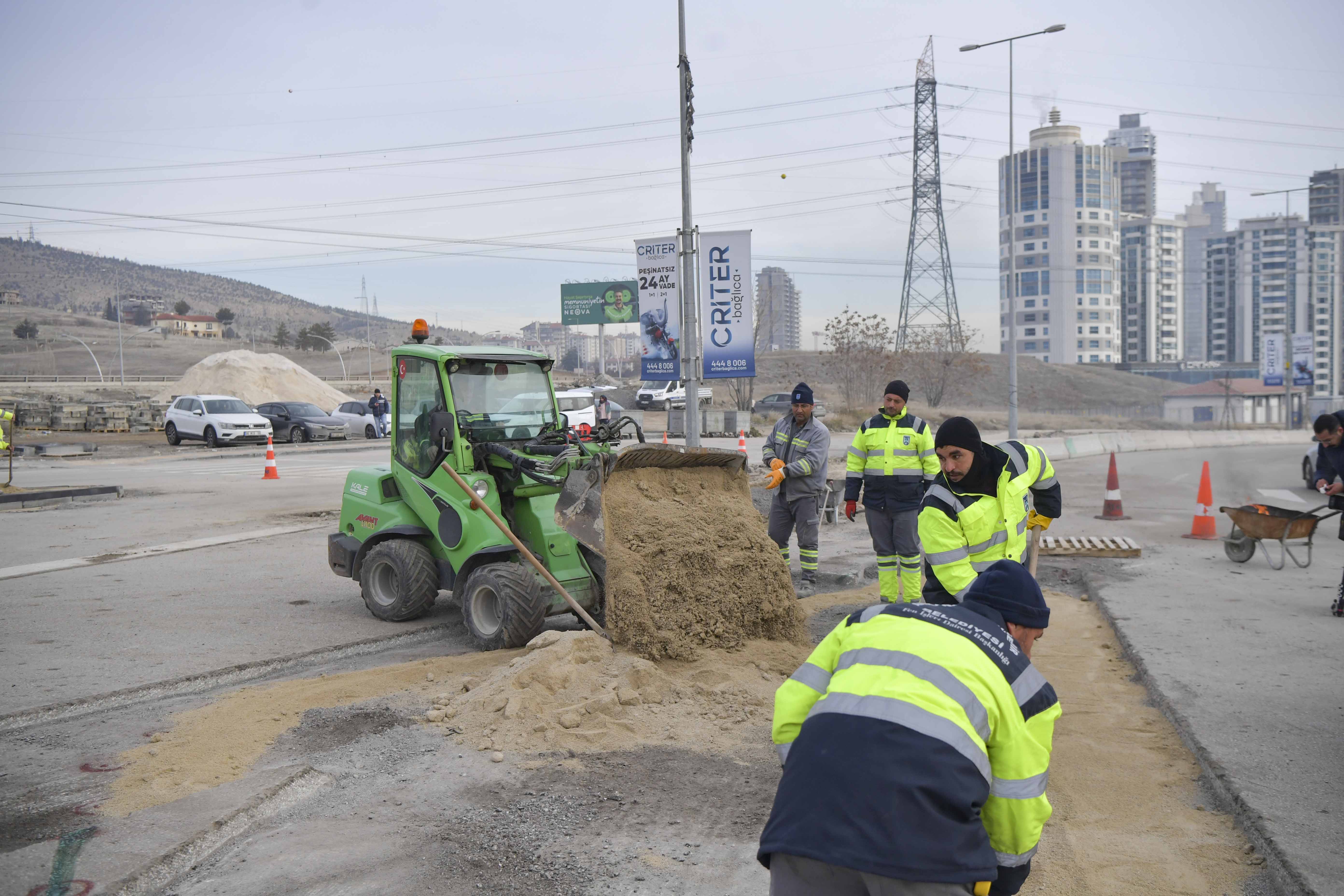 ABB’DEN, TRAFİĞE NEFES ALDIRAN ÇALIŞMA: YAŞAMKENT KAVŞAK DÜZENLEME ÇALIŞMASI