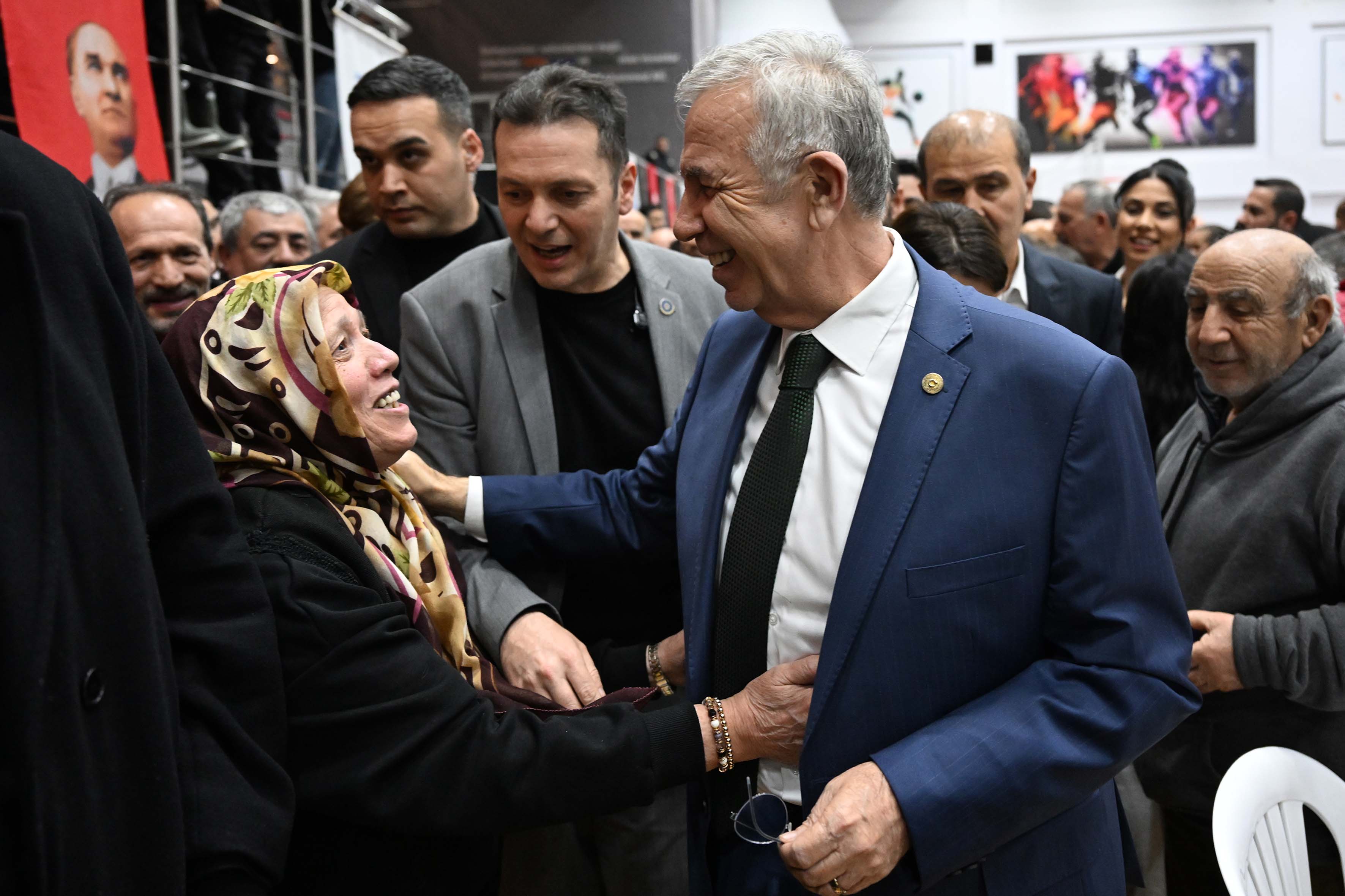 MANSUR YAVAŞ MAMAKLILARLA İFTAR SOFRASINDA BULUŞTU