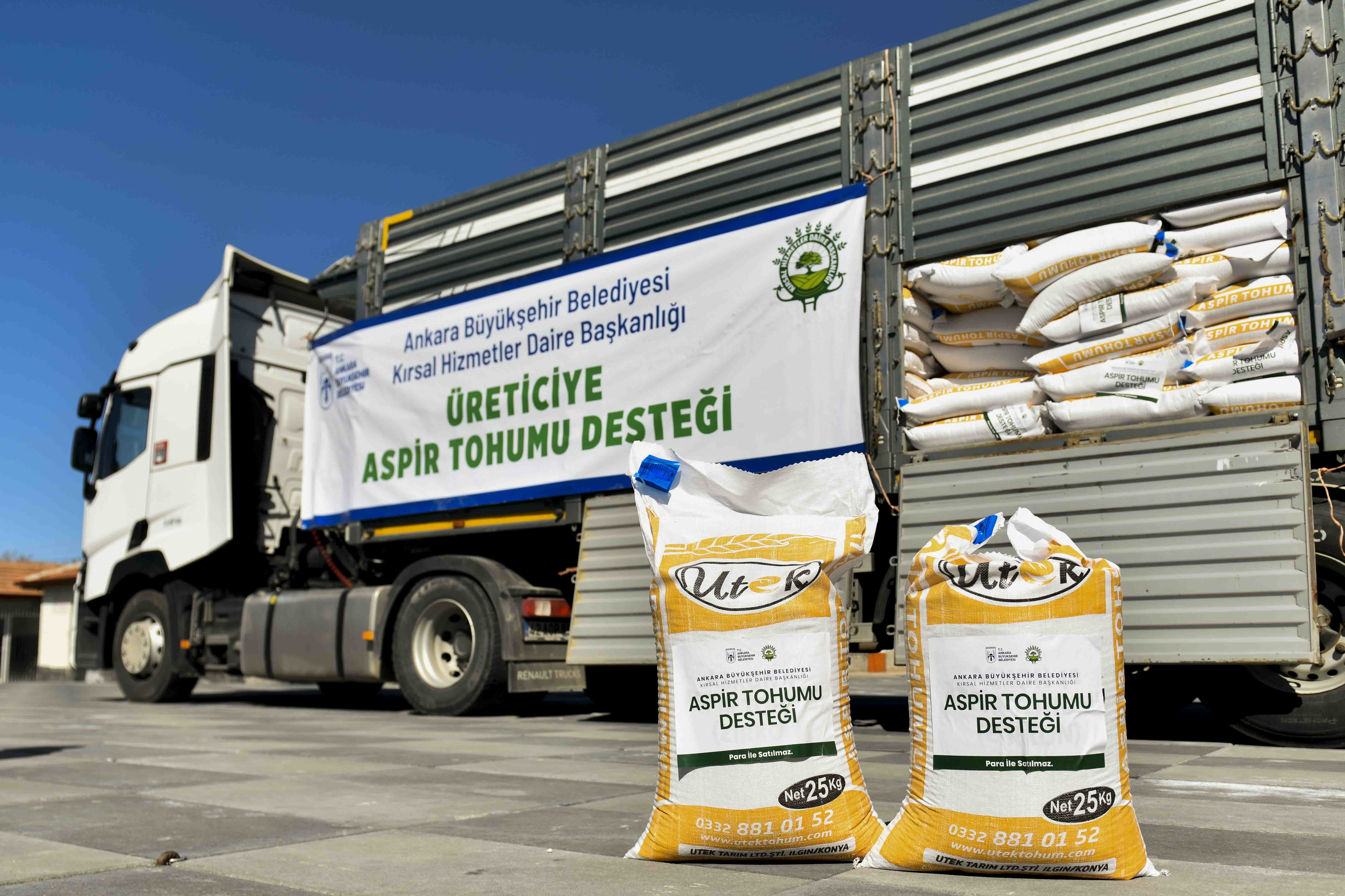 BÜYÜKŞEHİR’DEN YERLİ ÜRETİME VE ÜRETİCİYE DESTEK  ŞEREFLİKOÇHİSAR’DA 15 BİN 450 KİLOGRAM ASPİR TOHUMU DAĞITILDI
