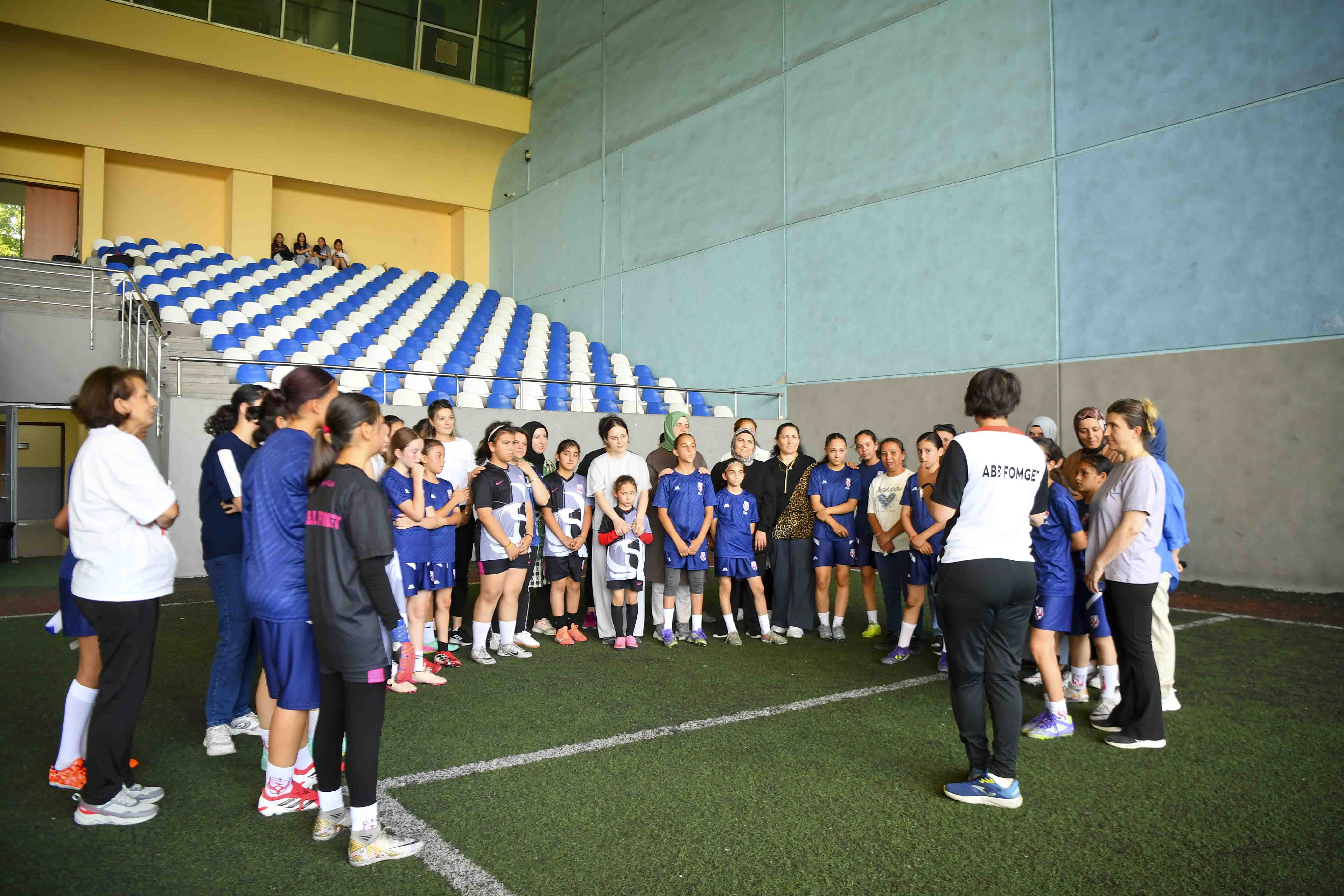 FOMGET’TE ANNE-KIZ FUTBOL HEYECANI