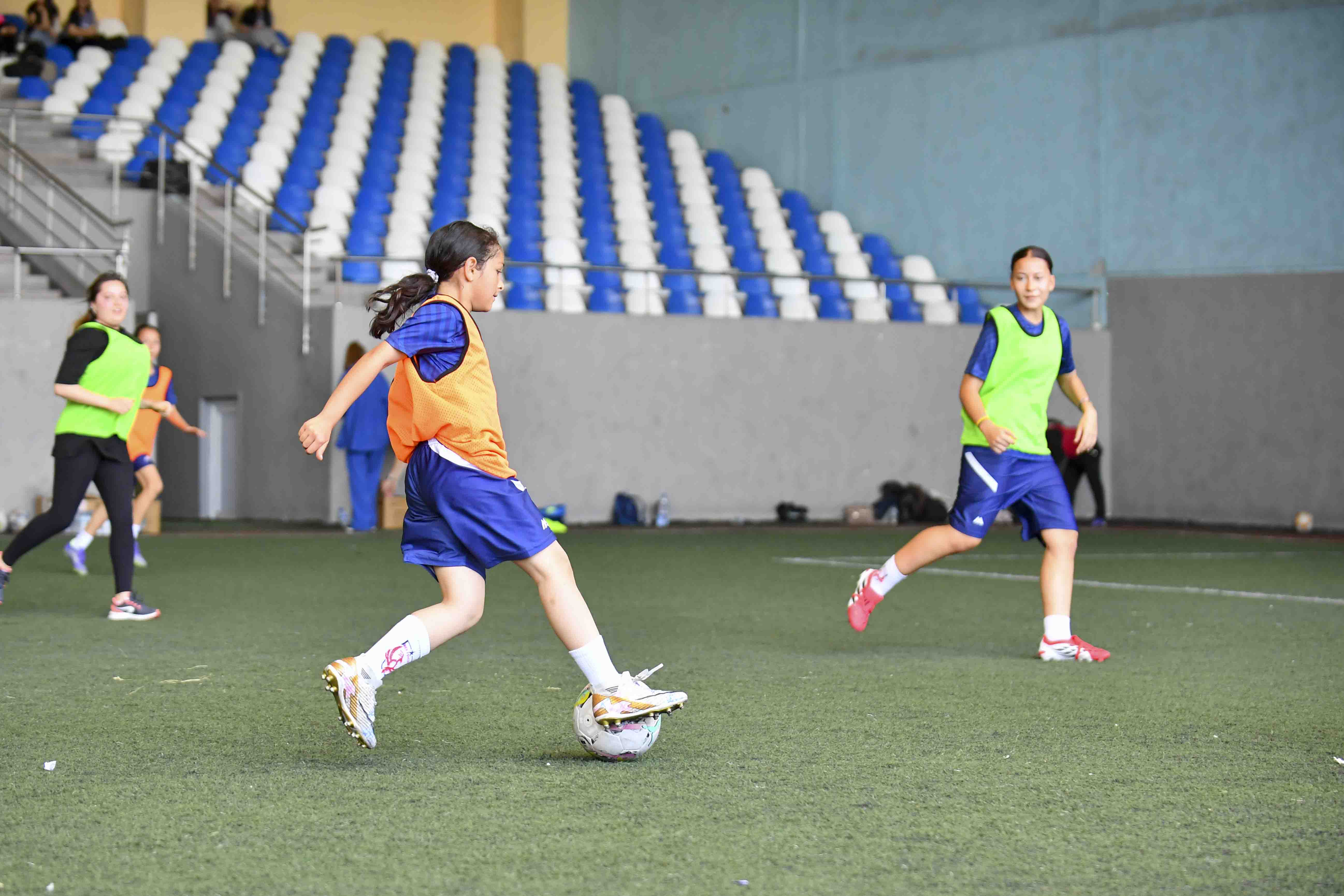 FOMGET’TE ANNE-KIZ FUTBOL HEYECANI