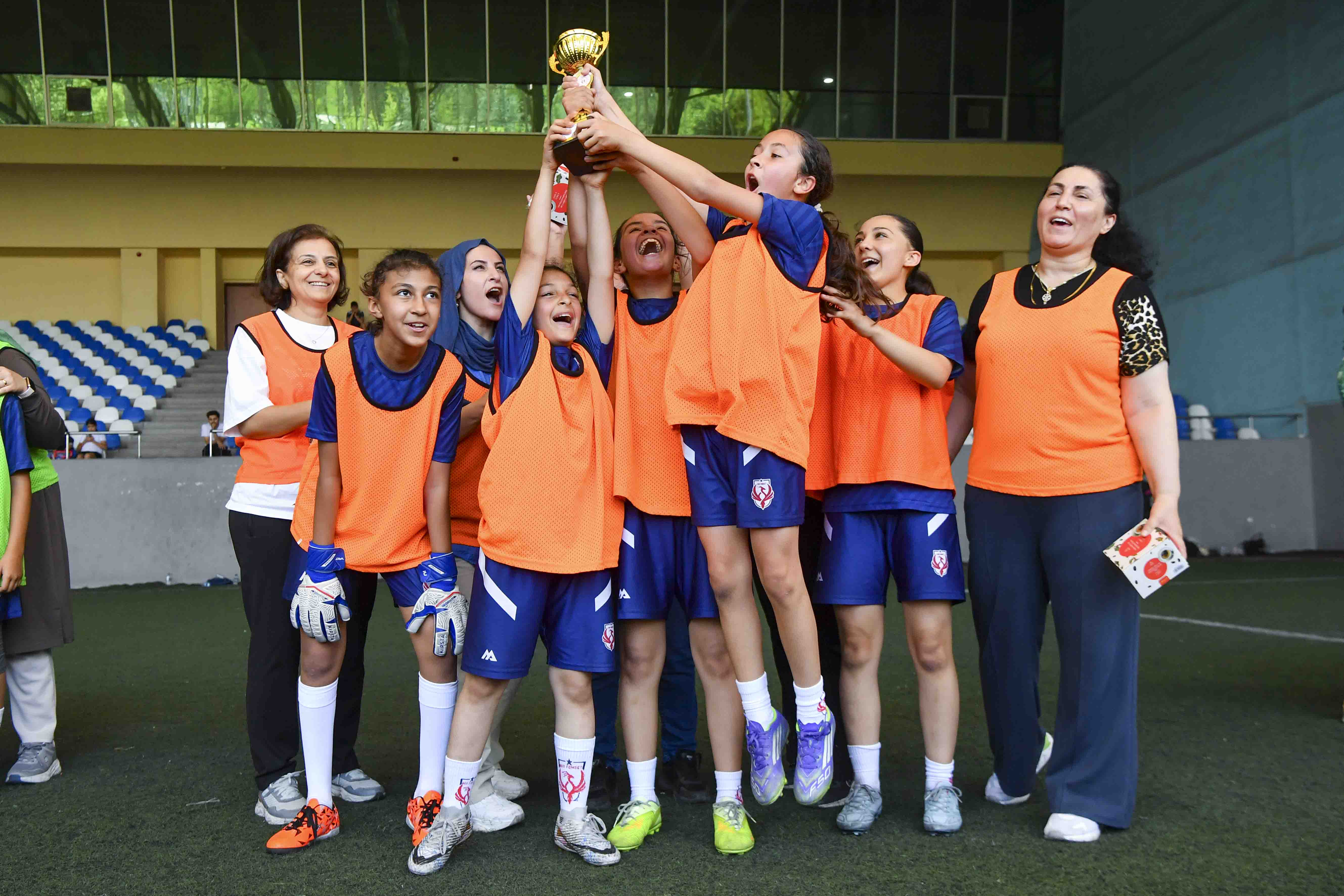 FOMGET’TE ANNE-KIZ FUTBOL HEYECANI