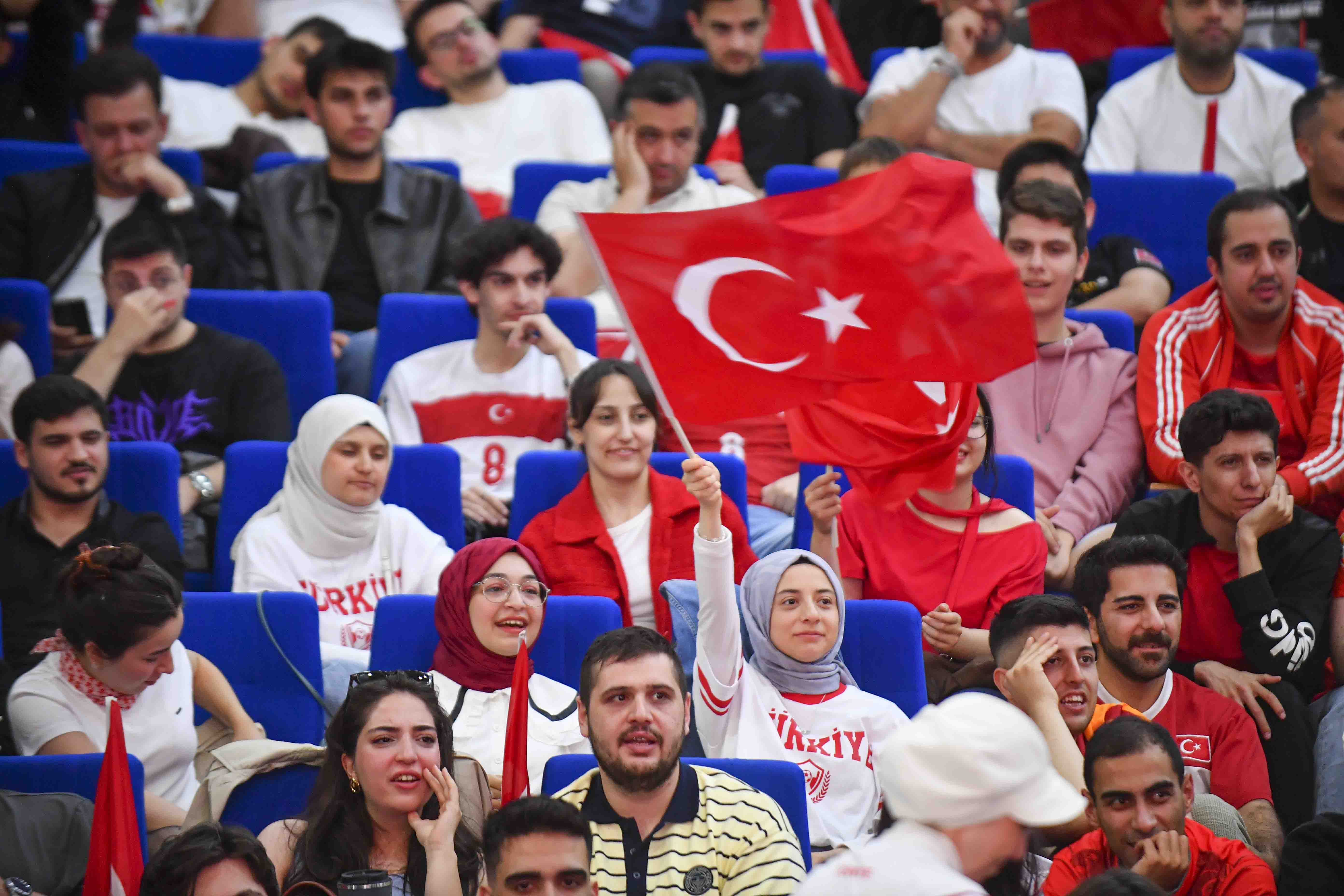 A MİLLİ FUTBOL TAKIMI’NA BAŞKENT’TEN DESTEK