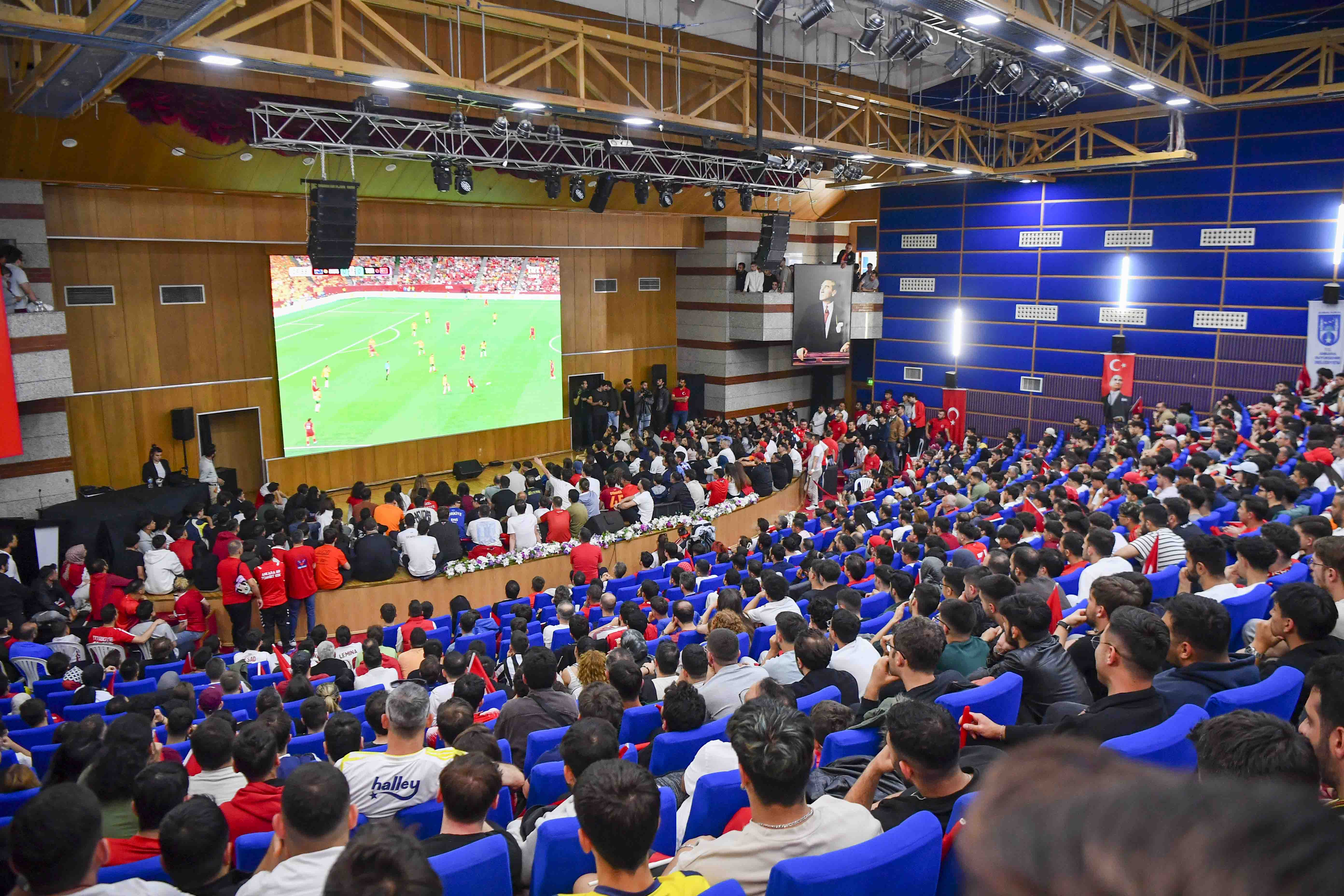 A MİLLİ FUTBOL TAKIMI’NA BAŞKENT’TEN DESTEK