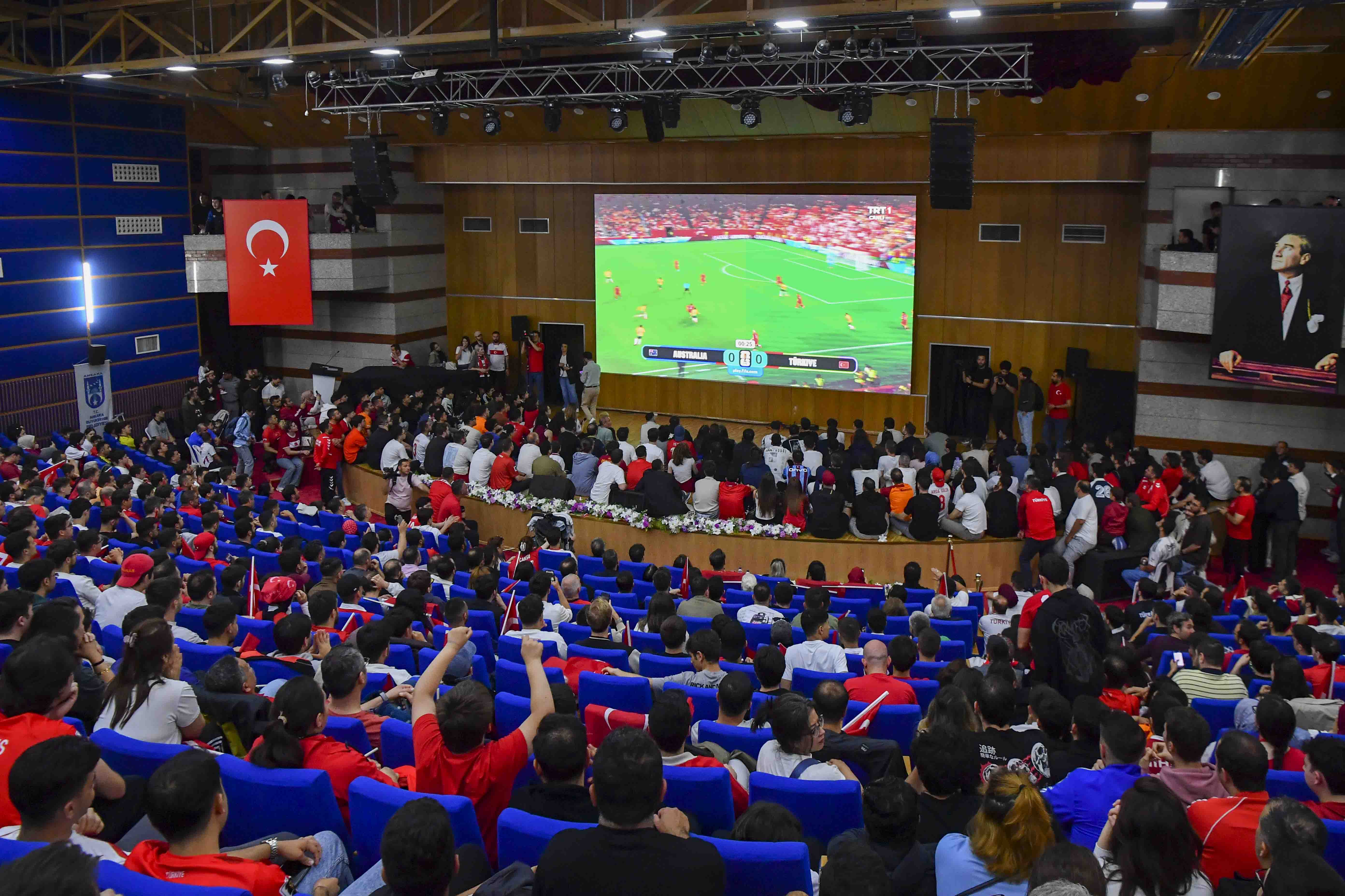 A MİLLİ FUTBOL TAKIMI’NA BAŞKENT’TEN DESTEK