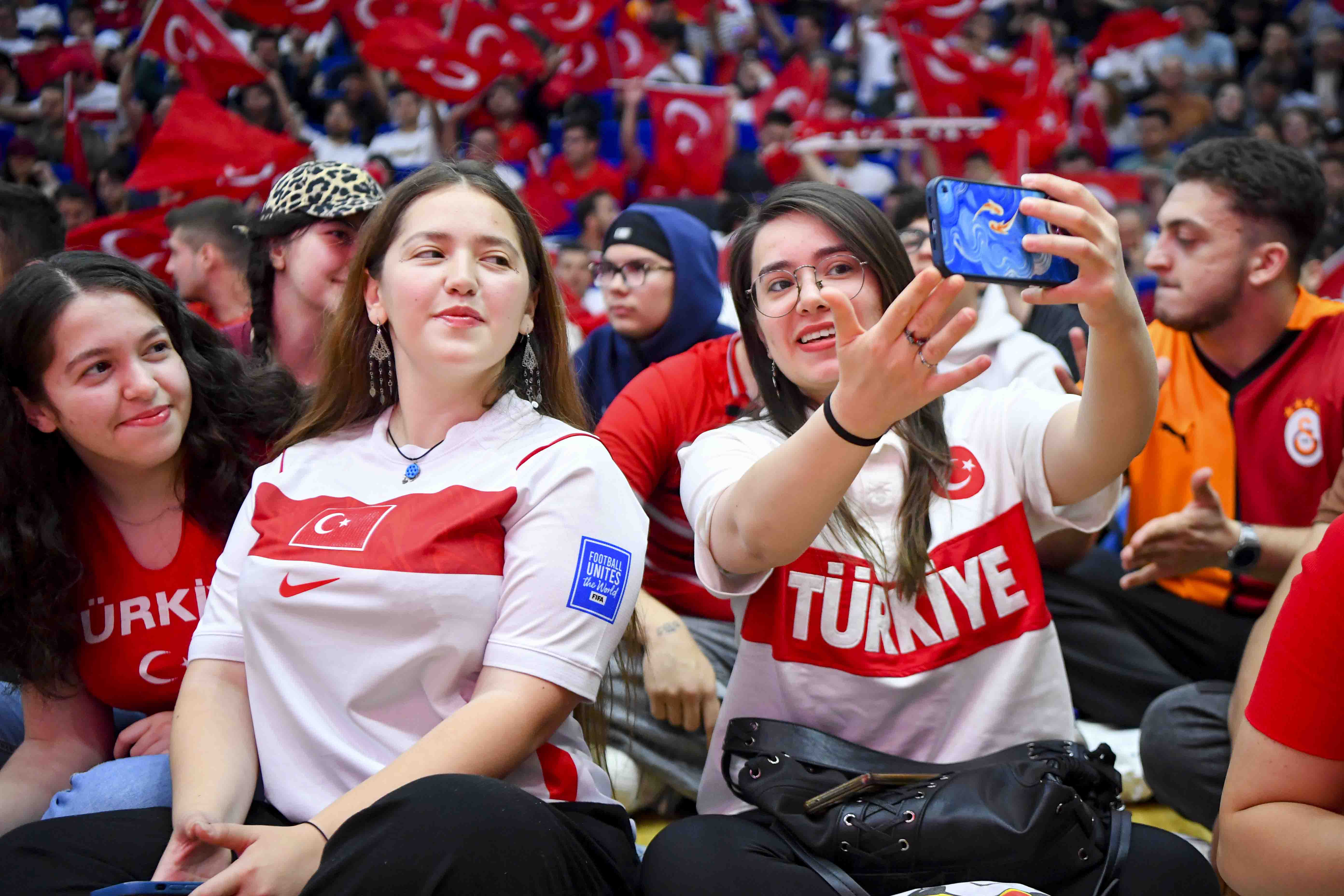 A MİLLİ FUTBOL TAKIMI’NA BAŞKENT’TEN DESTEK