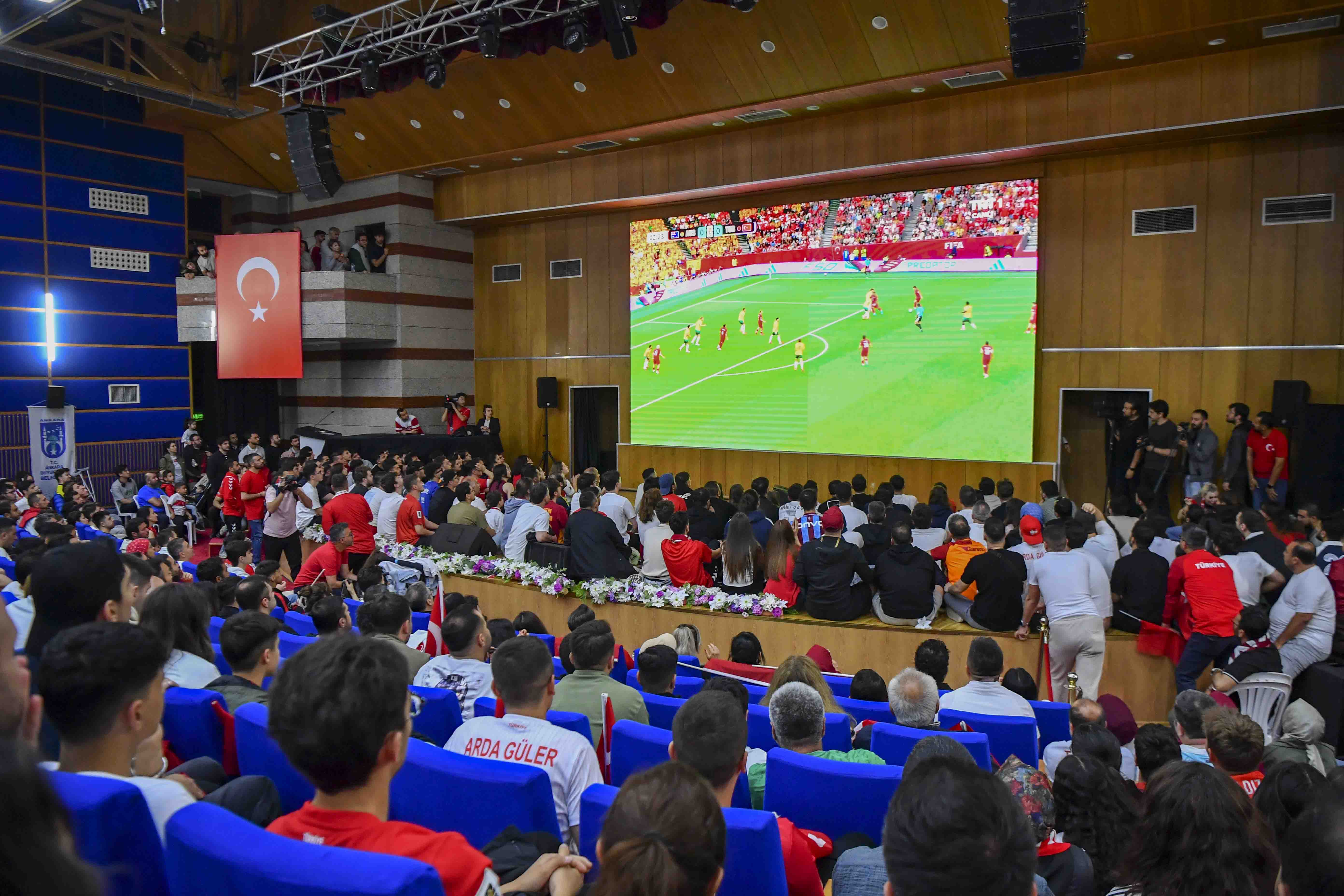 A MİLLİ FUTBOL TAKIMI’NA BAŞKENT’TEN DESTEK
