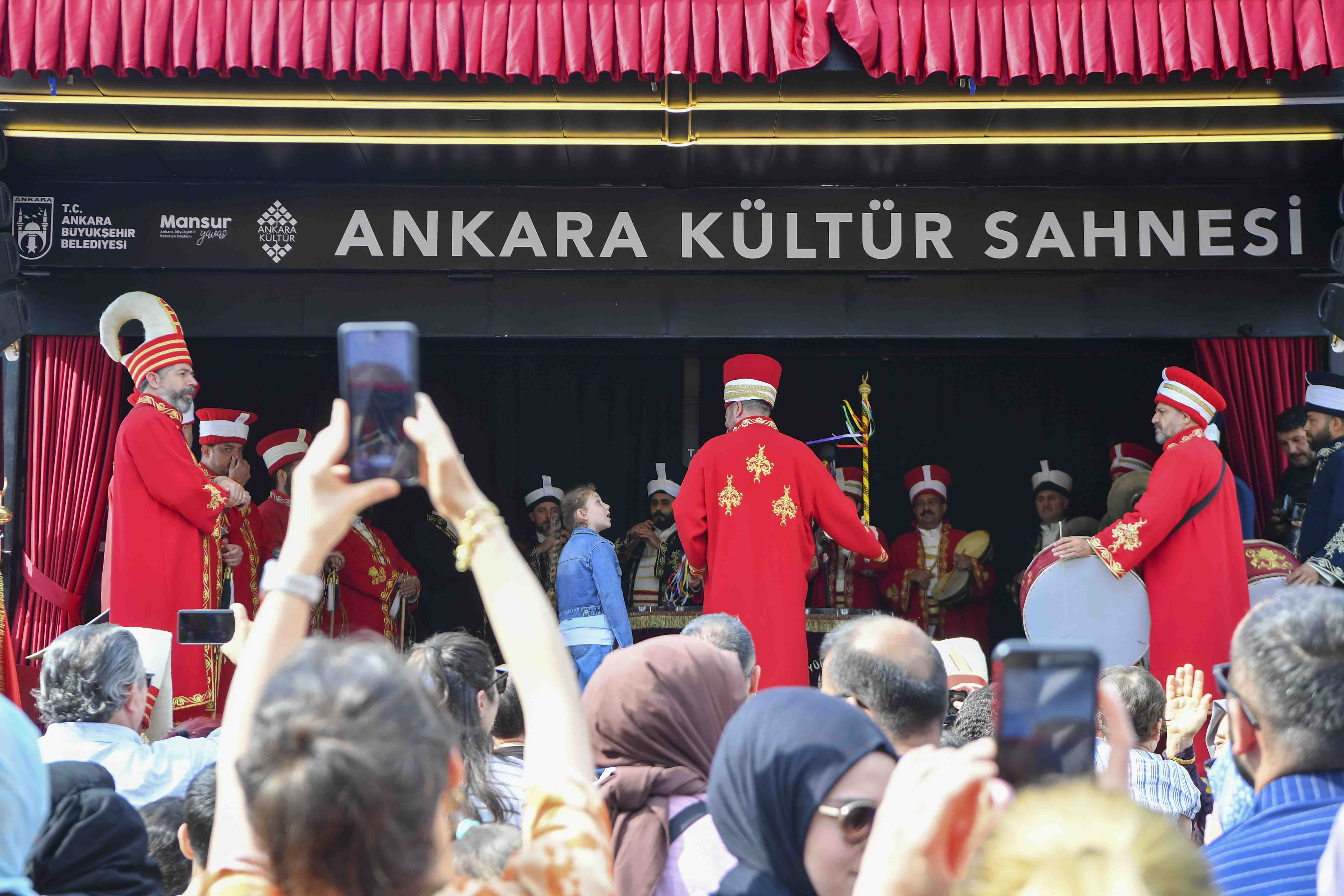 ANKARA KALESİ HAFTA SONU KÜLTÜR VE SANATIN MERKEZİ OLDU