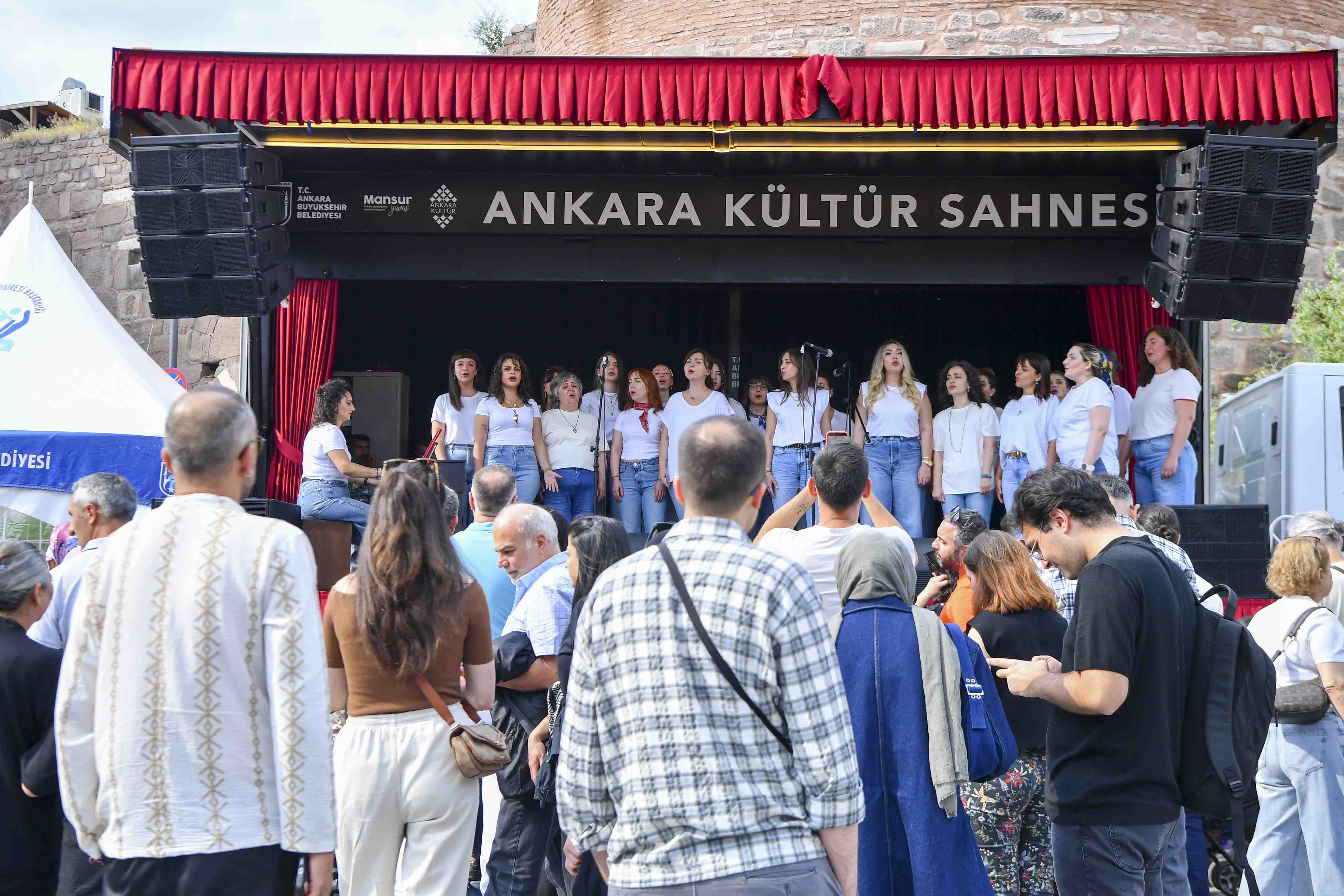 ANKARA KALESİ HAFTA SONU KÜLTÜR VE SANATIN MERKEZİ OLDU