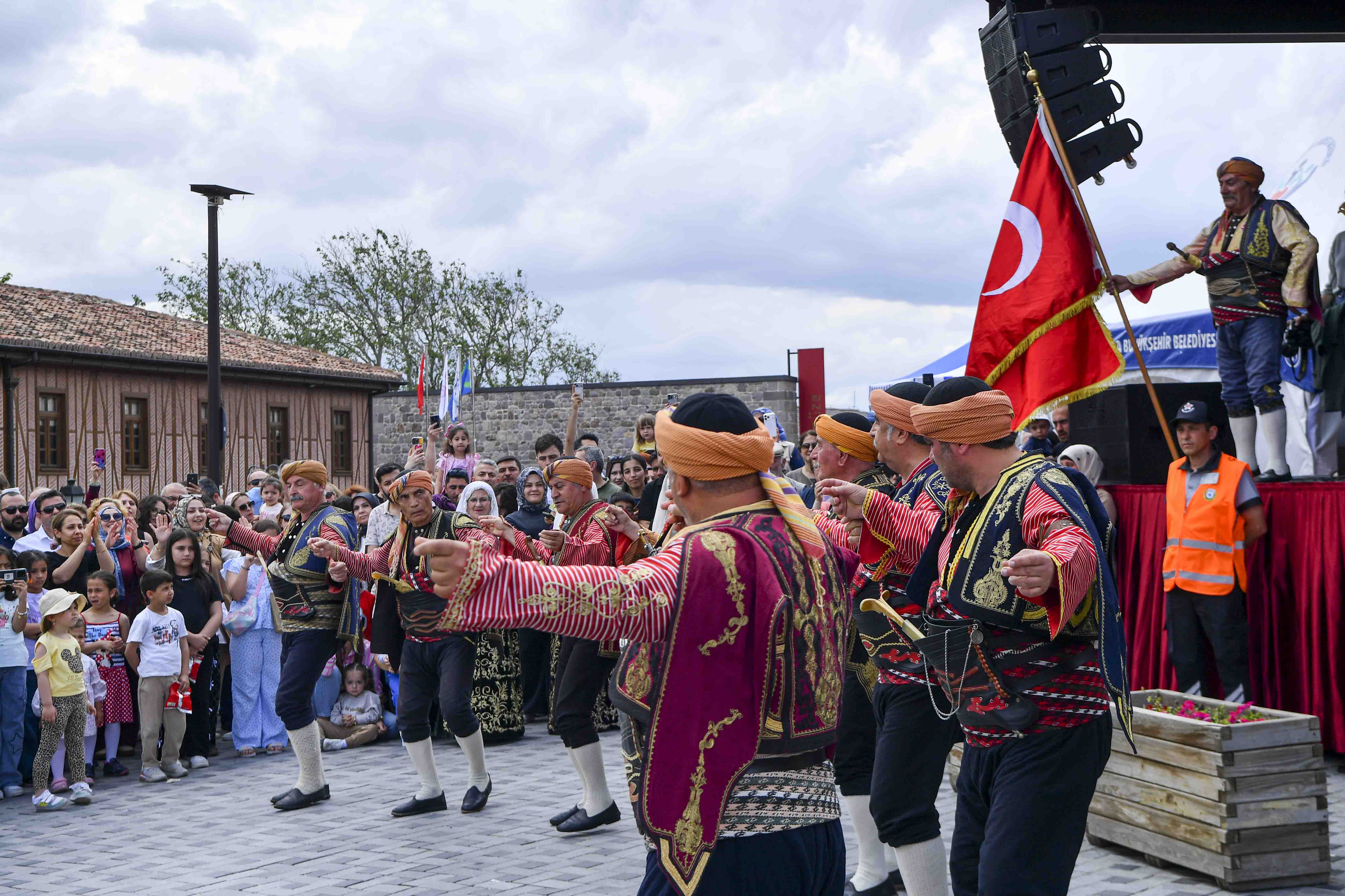 ANKARA KALESİ HAFTA SONU KÜLTÜR VE SANATIN MERKEZİ OLDU