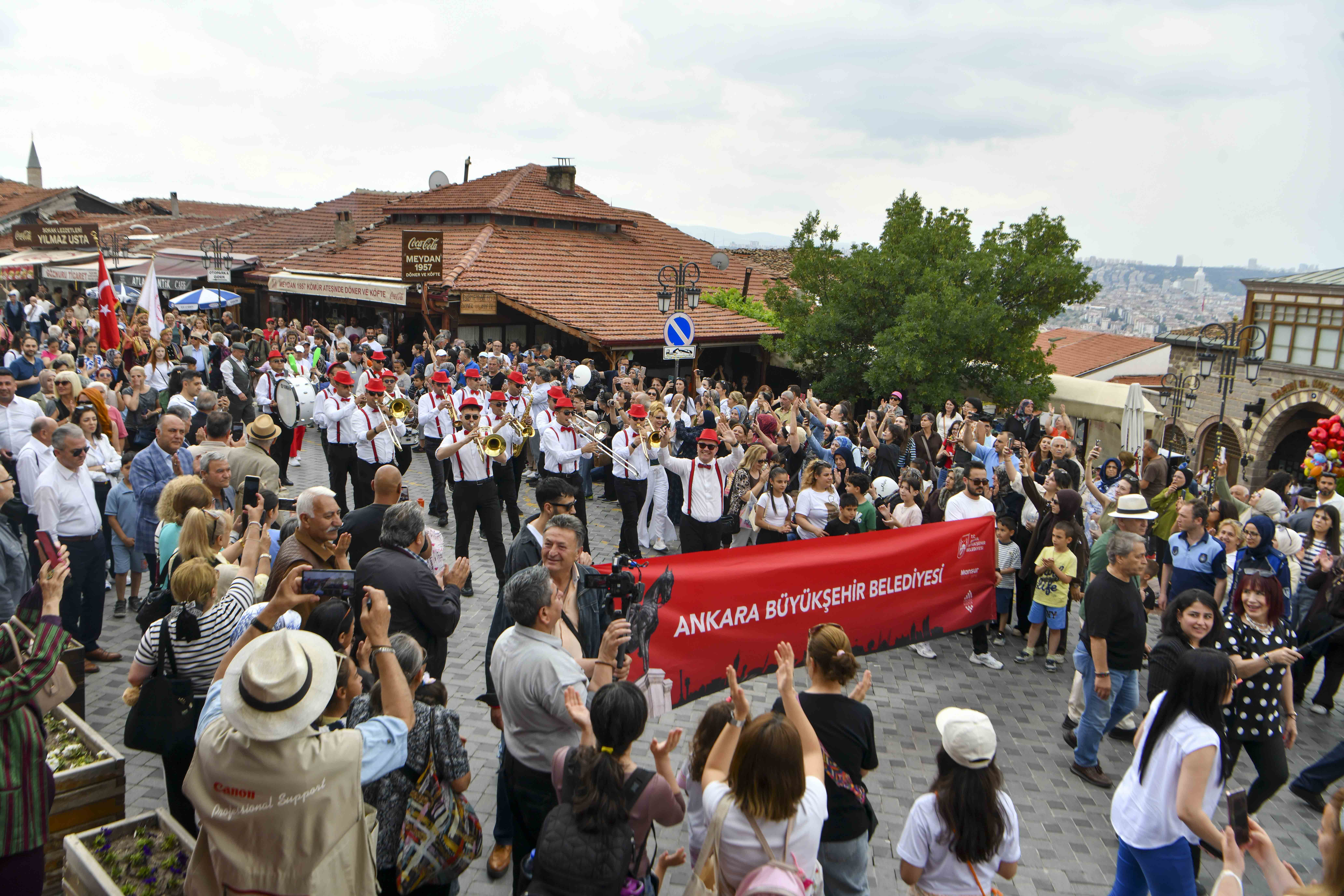 ANKARA KALESİ HAFTA SONU KÜLTÜR VE SANATIN MERKEZİ OLDU
