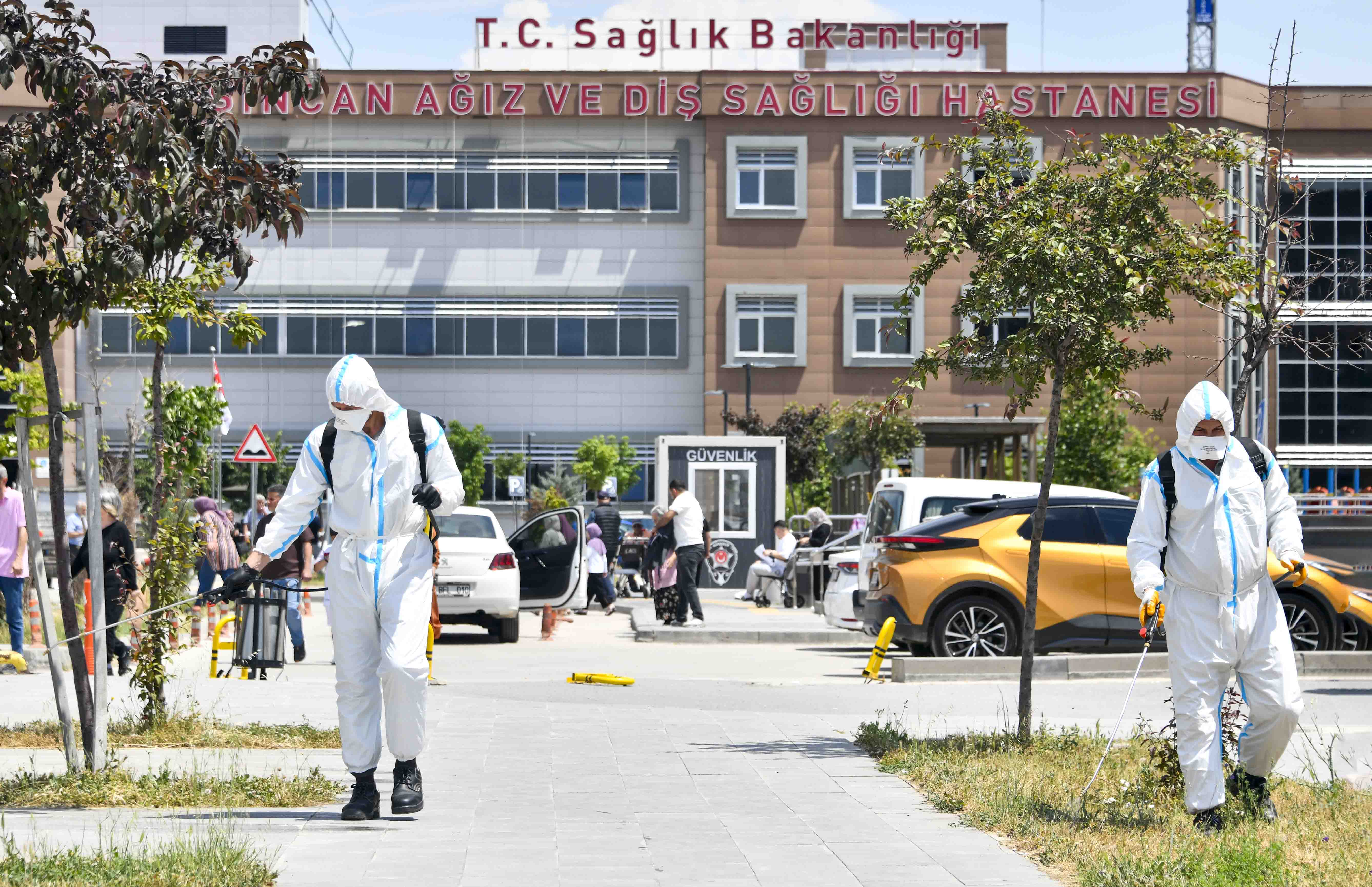 ABB, İLAÇLAMA SEFERBERLİĞİNE HIZ KESMEDEN DEVAM EDİYOR