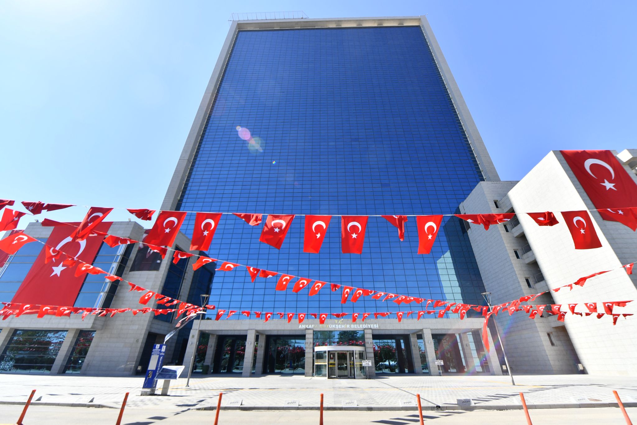 ABB YÜKSEK KREDİ NOTUYLA MALİ LİDERLİĞİNİ SÜRDÜRÜYOR